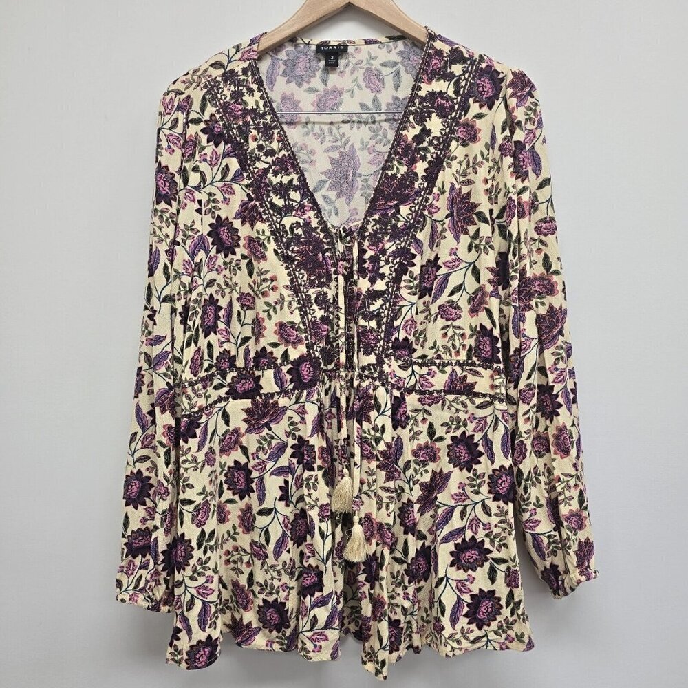 Torrid Womens Size 2 Floral Esther Crepe Embroidered Babydoll Top Purple Sand